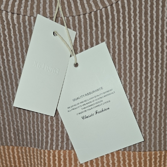 Elegant Long Sleeve Striped Top LOT R2 - Picture 8 of 8